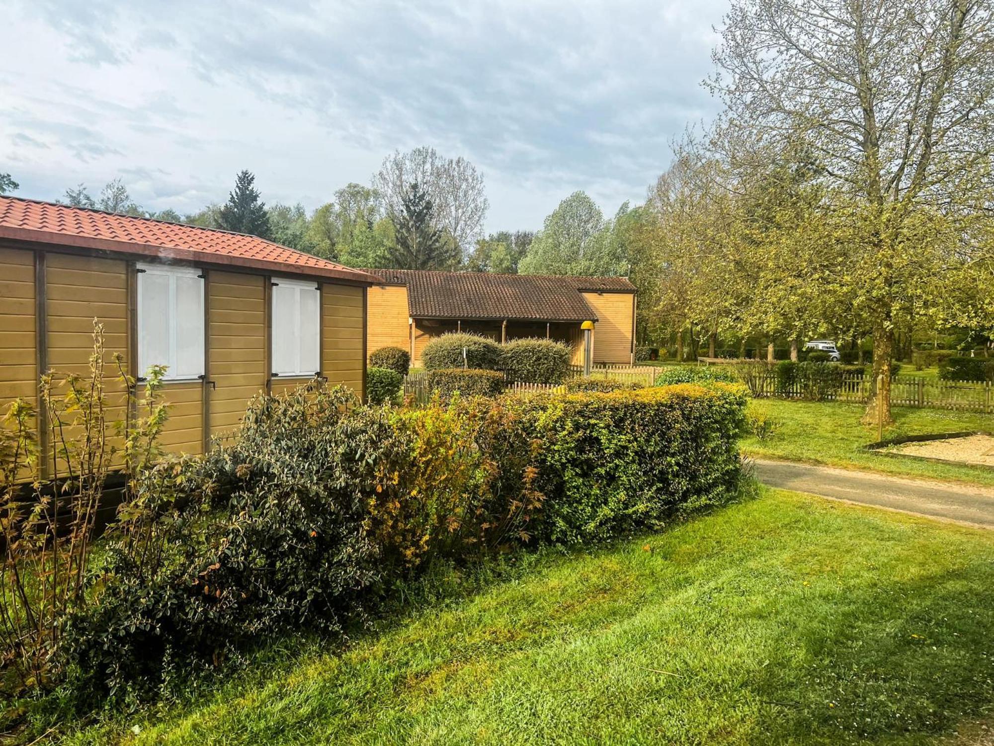 Onlycamp Camping Le Champ D'Ete Reyssouze Dış mekan fotoğraf