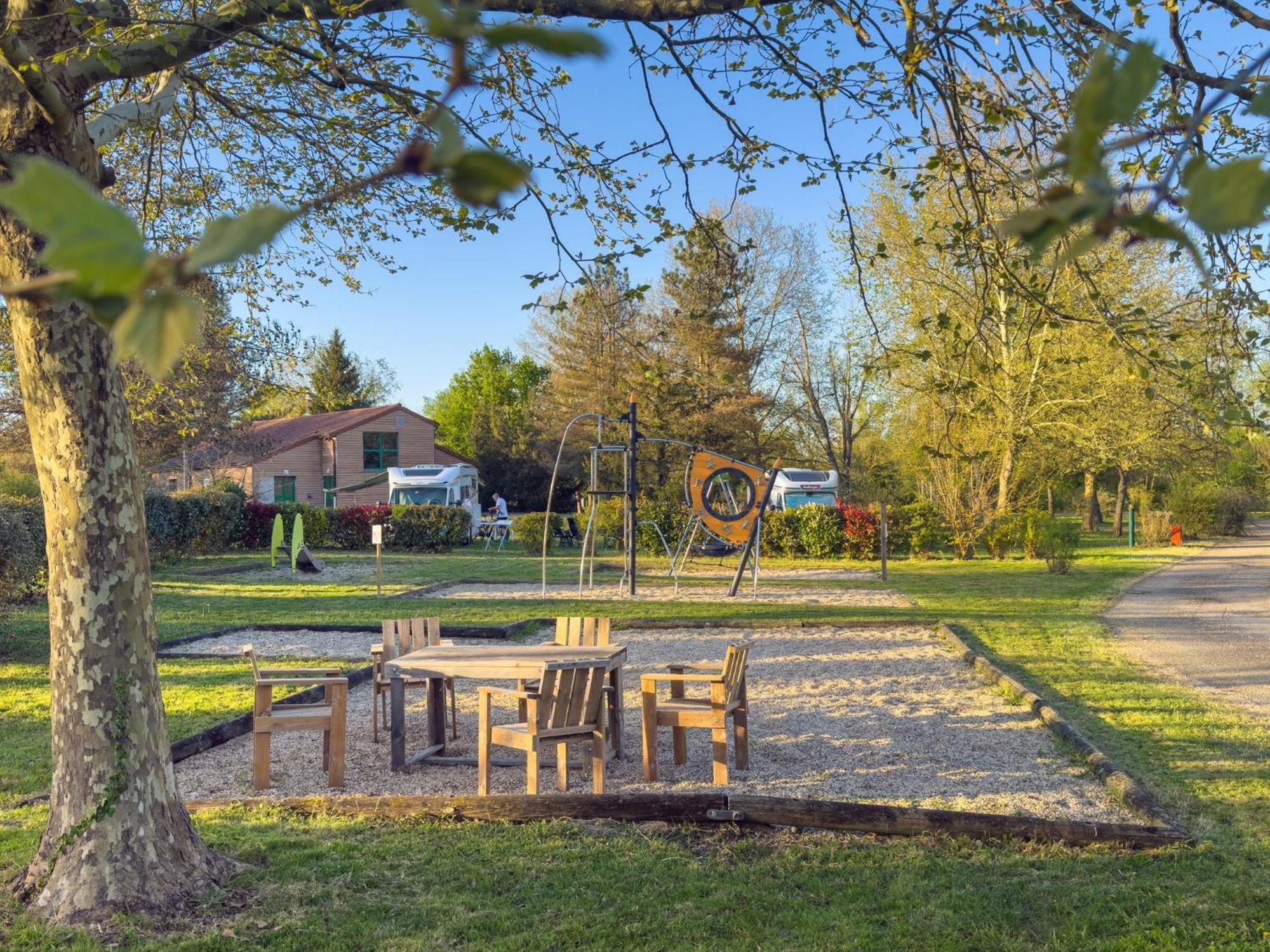 Onlycamp Camping Le Champ D'Ete Reyssouze Dış mekan fotoğraf